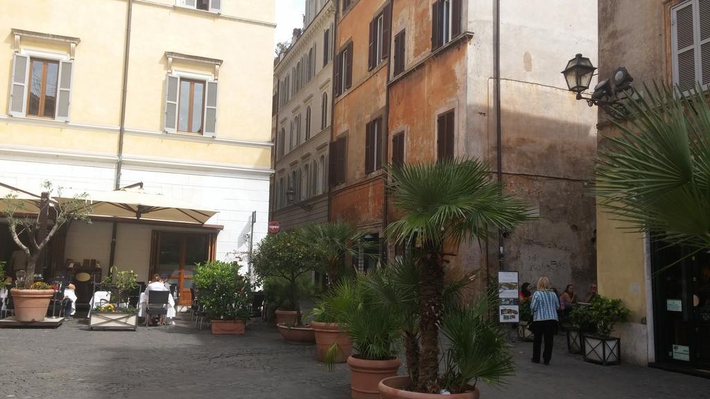 Vetrina Holidays Apartment Navona Rome Bilik gambar