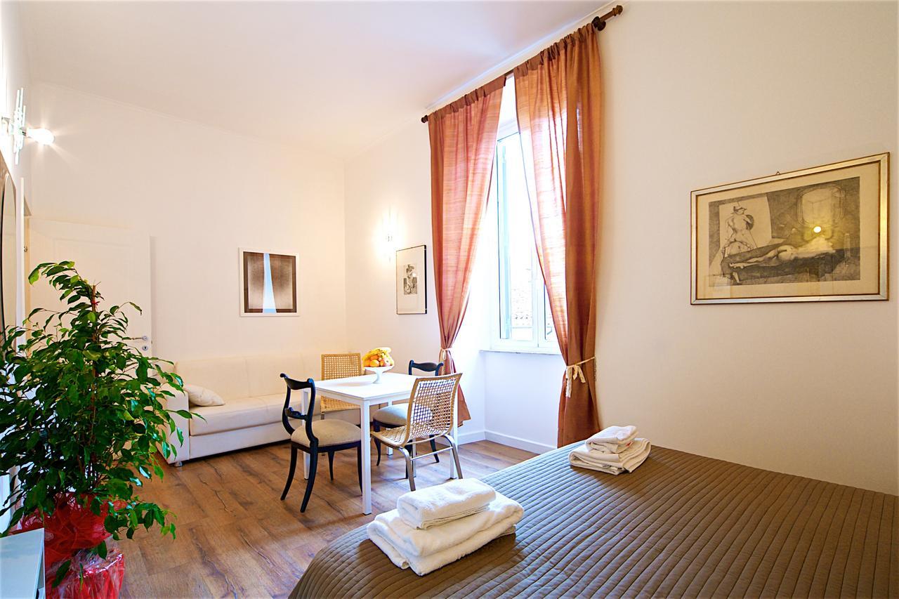 Vetrina Holidays Apartment Navona Rome Luaran gambar